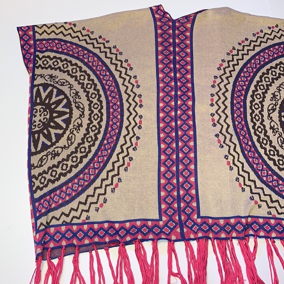 Flying Tomato Boho Fringed Poncho - Women’s Size Small - Picture 3 of 8